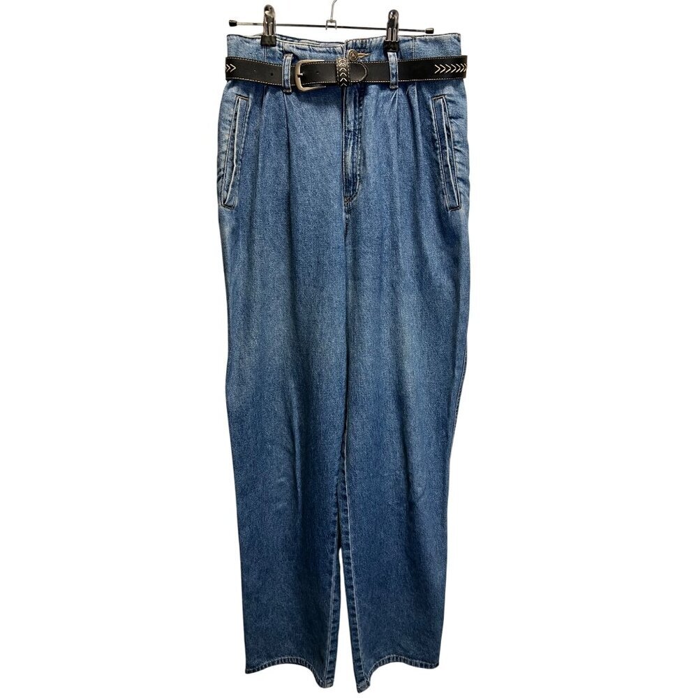 Vintage High-Waisted Blue Denim Tapered Jeans With Black Braided Belt